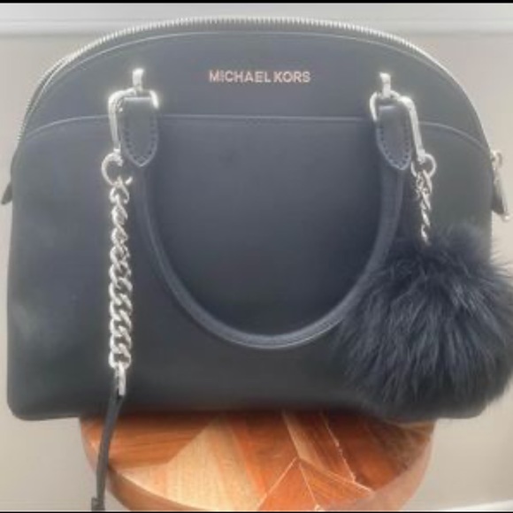 Michael Kors purse - Picture 1 of 3